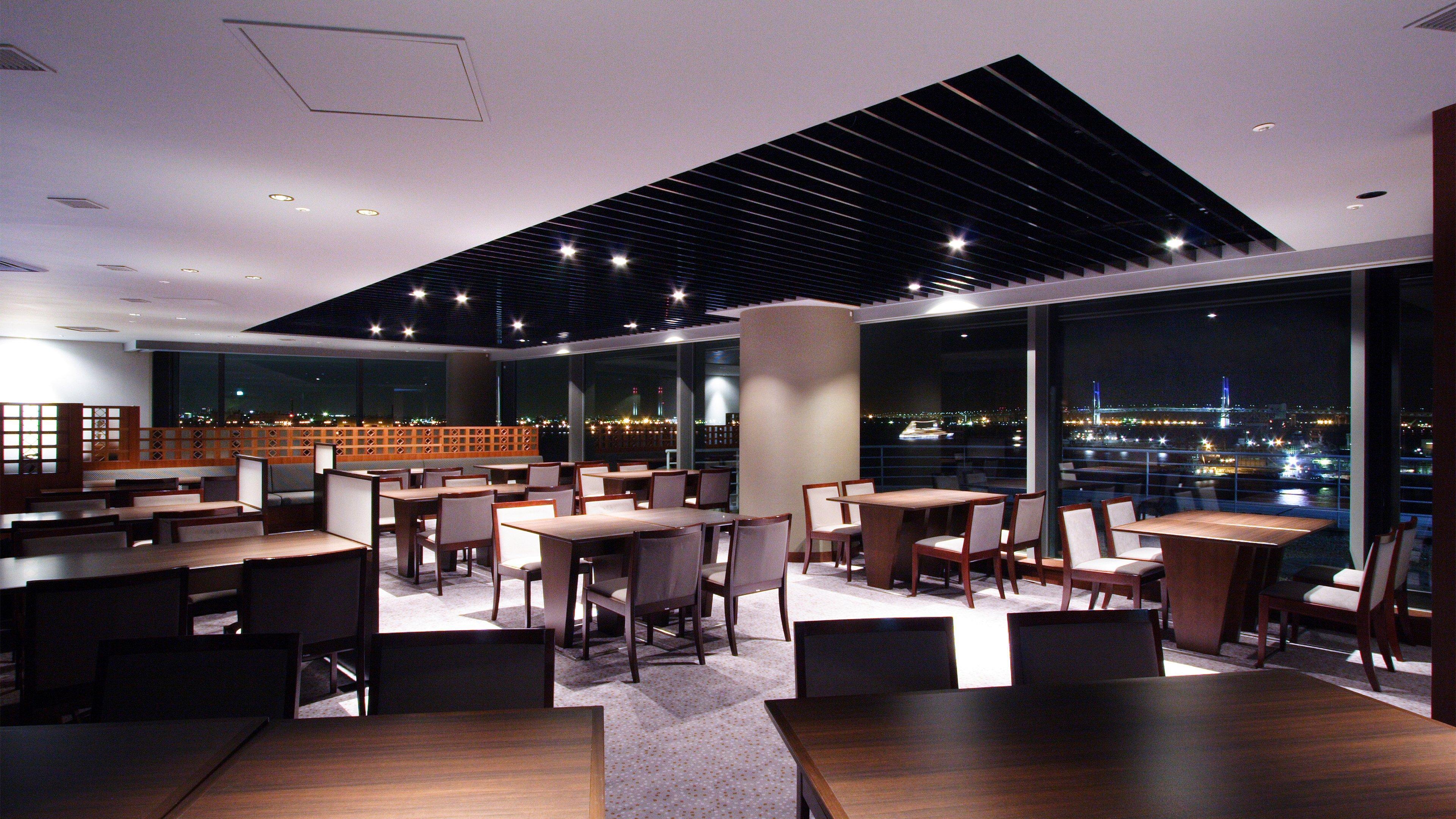 فندق إنتركونتيننتال يوكوهاما غراند يوكوهامَ المظهر الخارجي الصورة The interior of the lounge