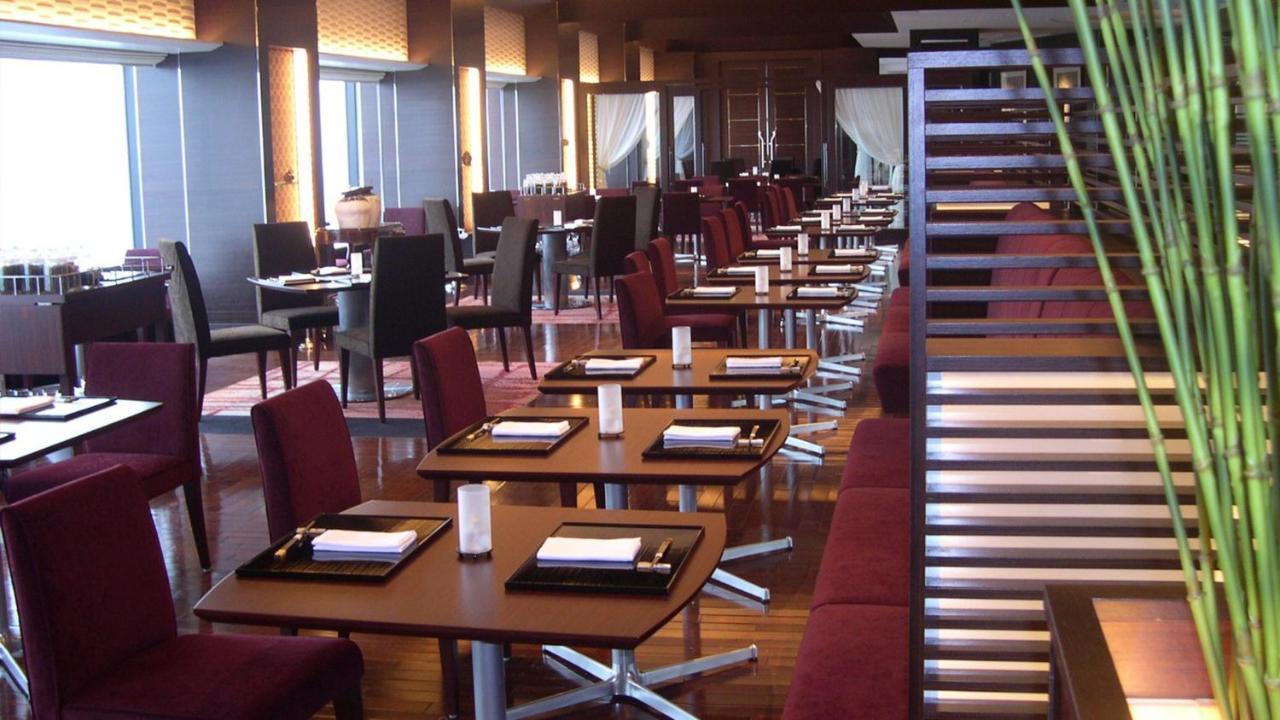 فندق إنتركونتيننتال يوكوهاما غراند يوكوهامَ المظهر الخارجي الصورة The interior of the lounge
