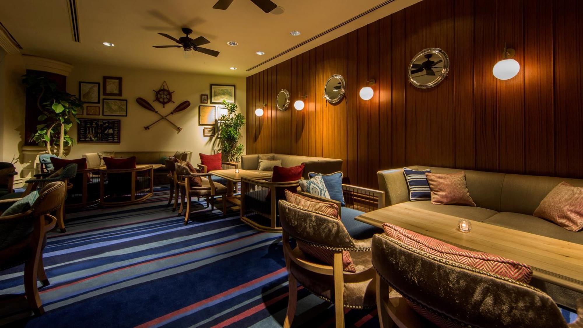 فندق إنتركونتيننتال يوكوهاما غراند يوكوهامَ المظهر الخارجي الصورة The interior of the bar